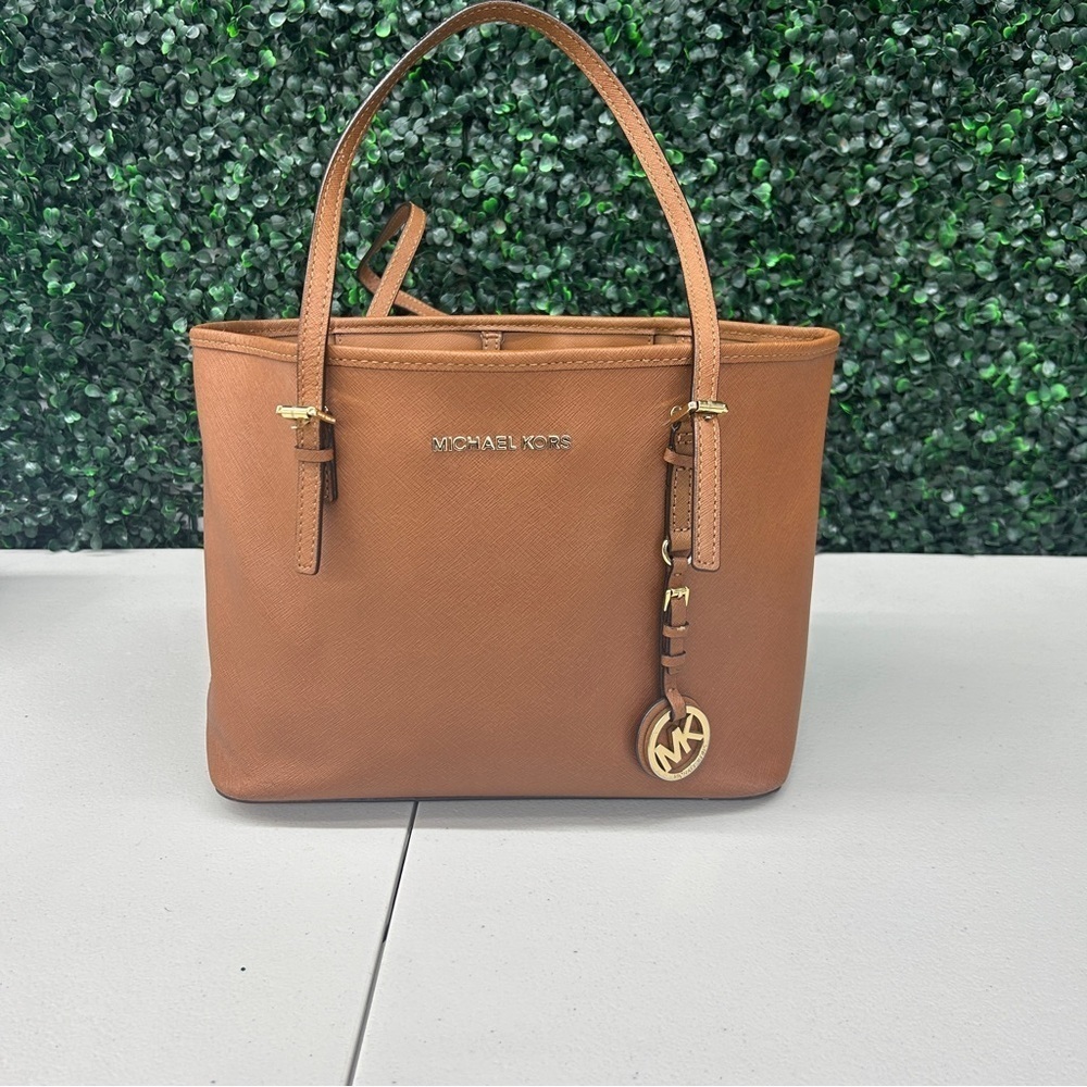 Michael Kors Tan Tote Bag with Structured Design and Gold Accents